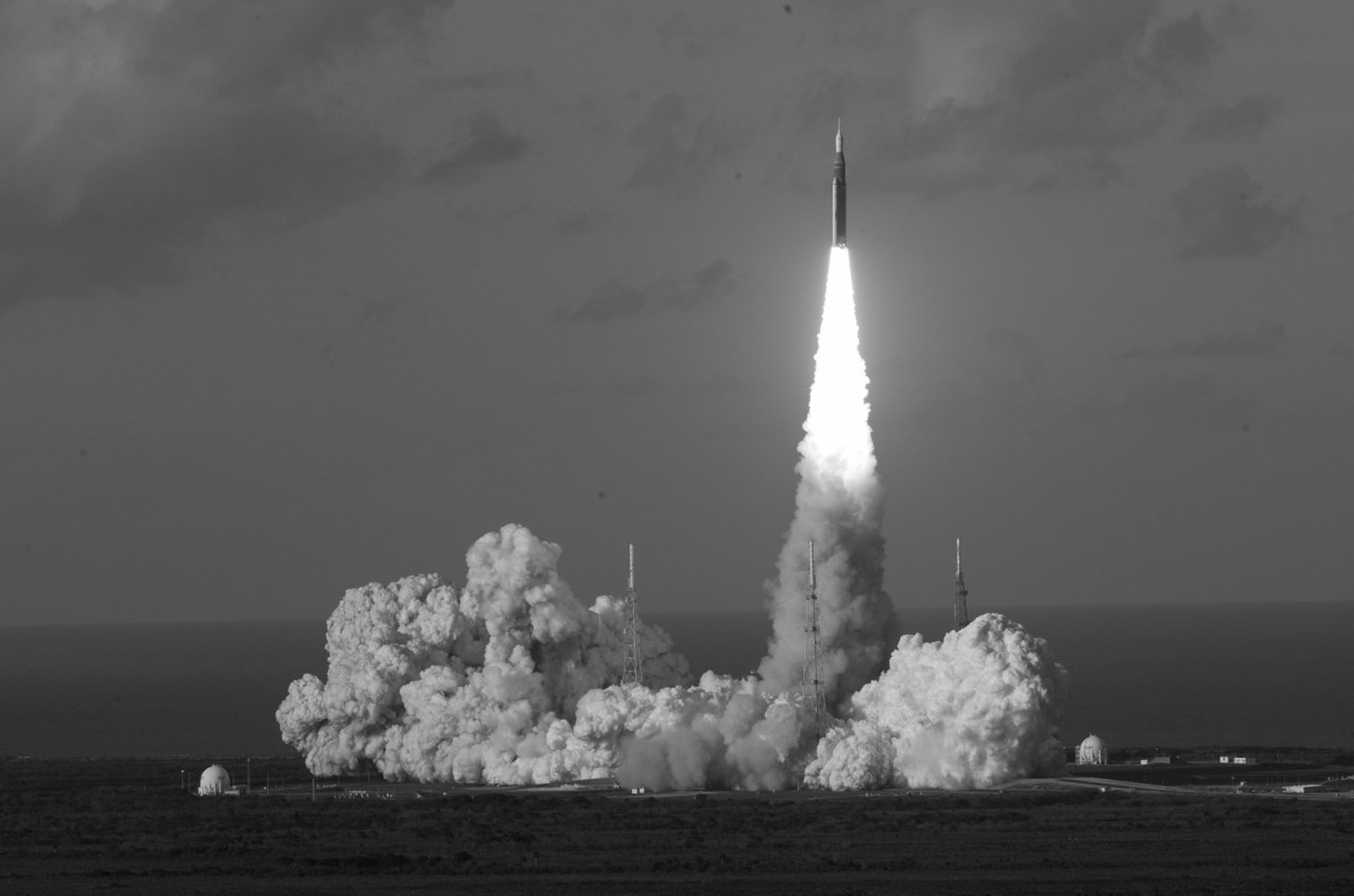 A Nova Corrida Espacial: SpaceX e Blue Origin na Lua