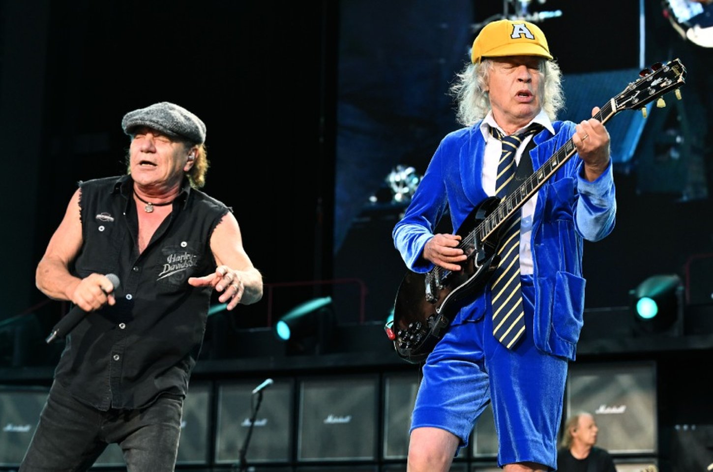 AC/DC: O nome da banda vem da eletricidade, não de Jesus Cristo