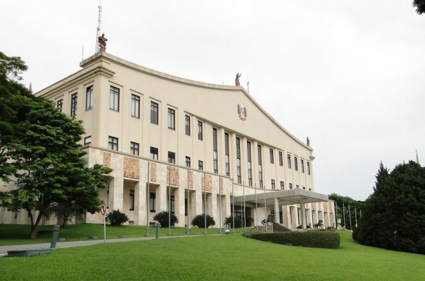 Acidente com caixa d'água da Sabesp em Mairiporã deixa uma vítima fatal