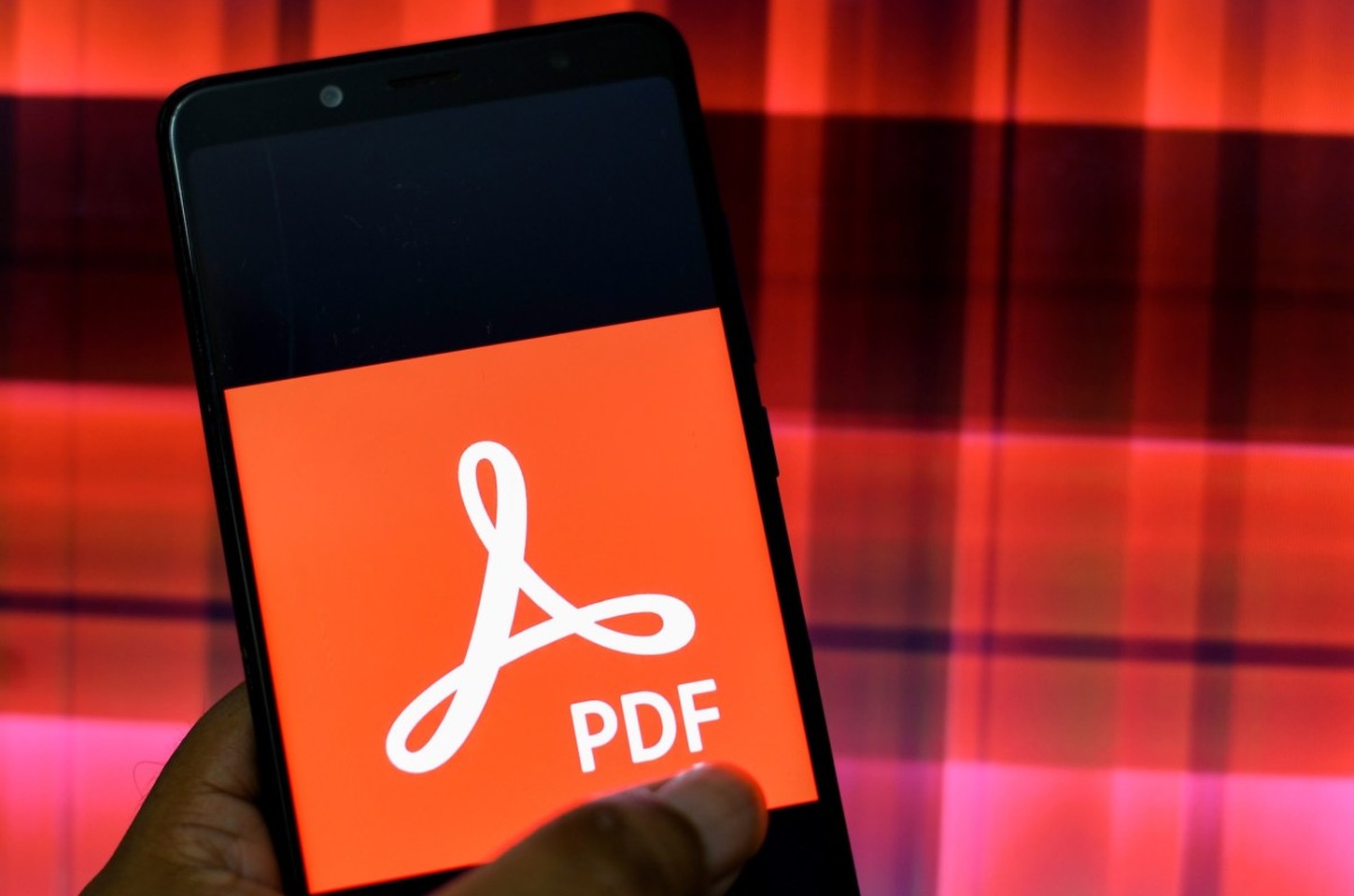 Adobe corrige falha zero-day em PDFs explorada por hackers há 4 meses