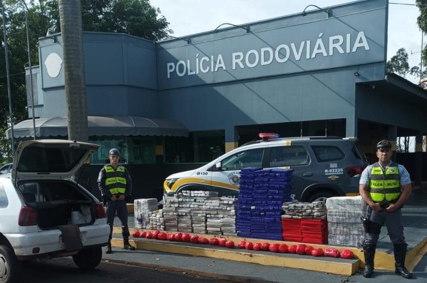 Adolescente de 16 anos é apreendido com 580 kg de maconha em rodovia