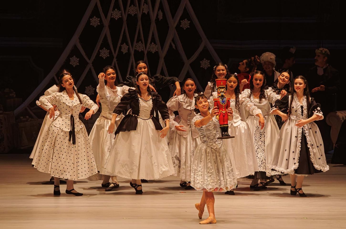 Agenda cultural do Paraná oferece espetáculos, exposições e oficinas