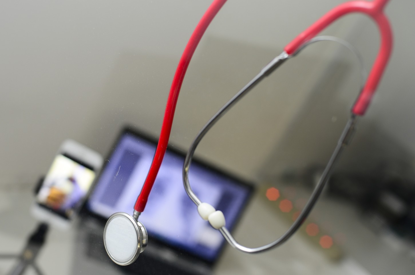 AgSUS abre mil vagas em curso gratuito de saúde digital para profissionais do SUS