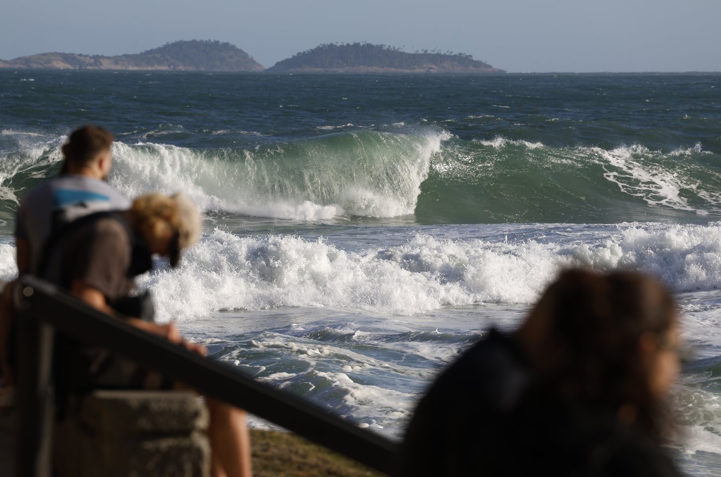 Alerta de ressaca segue em vigor no litoral do Rio de Janeiro