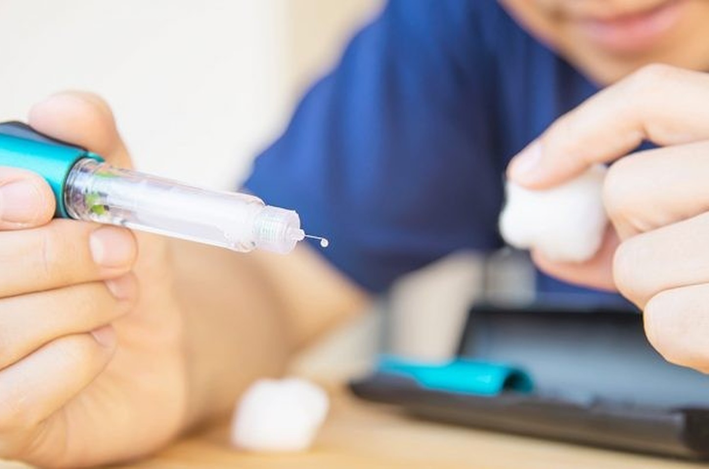 Alerta sobre canetas emagrecedoras: pancreatite aguda preocupa no Brasil e Reino Unido