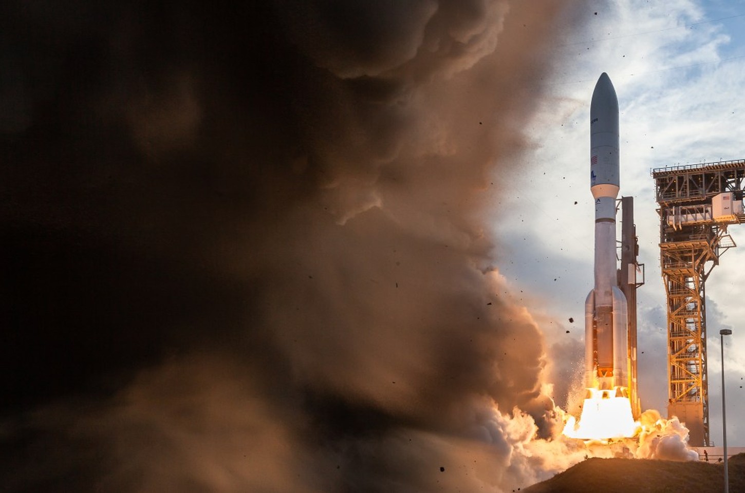 Amazon compra Globalstar por US$ 11,57 bi para desafiar Starlink