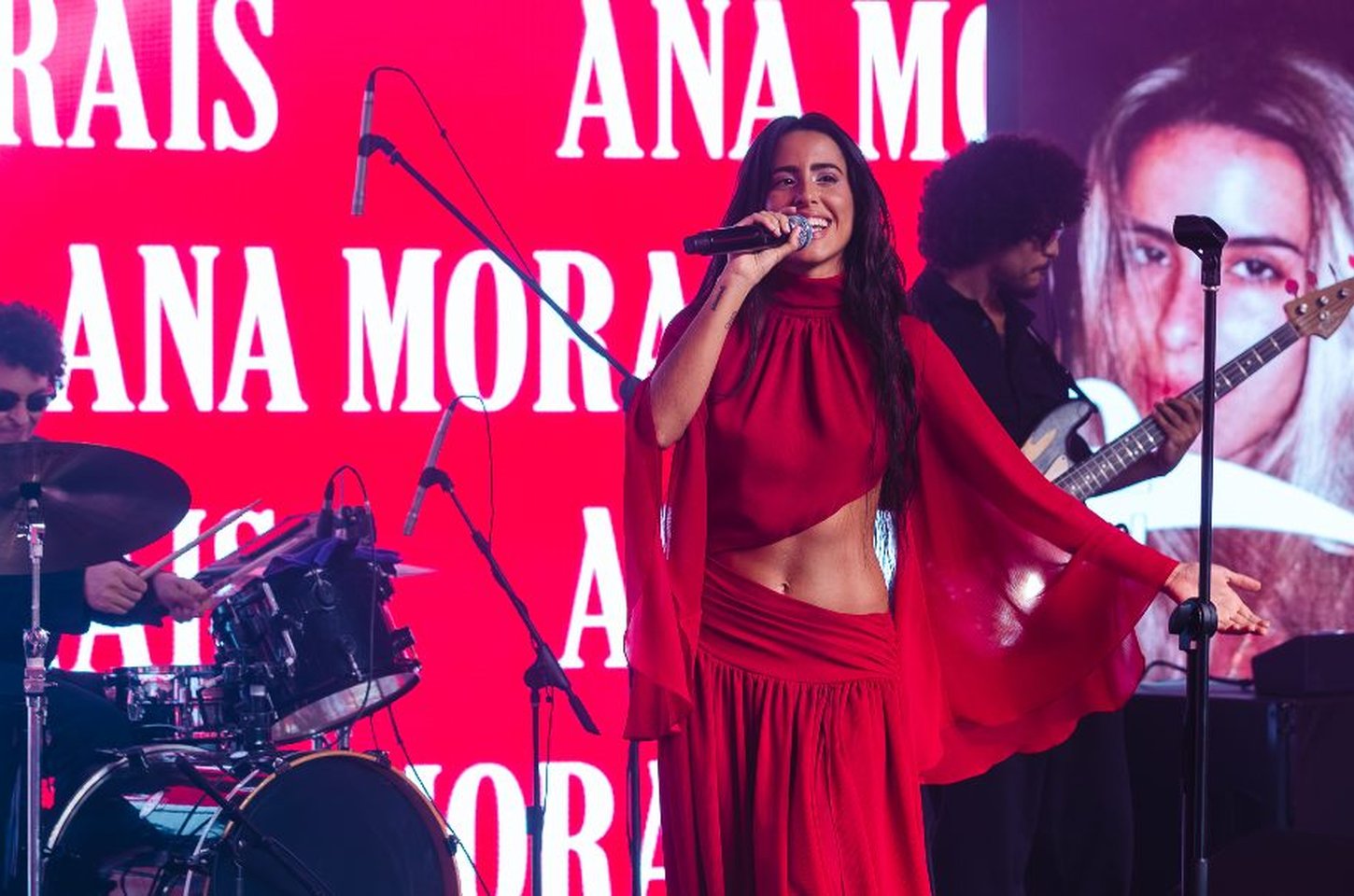 Ana Morais: do piano secreto ao palco do Lollapalooza Brasil