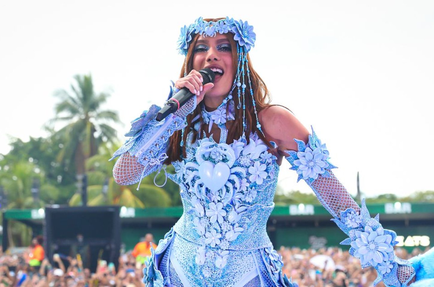 Anitta tem clipe antigo vazado e revela que odiava gravar o vídeo