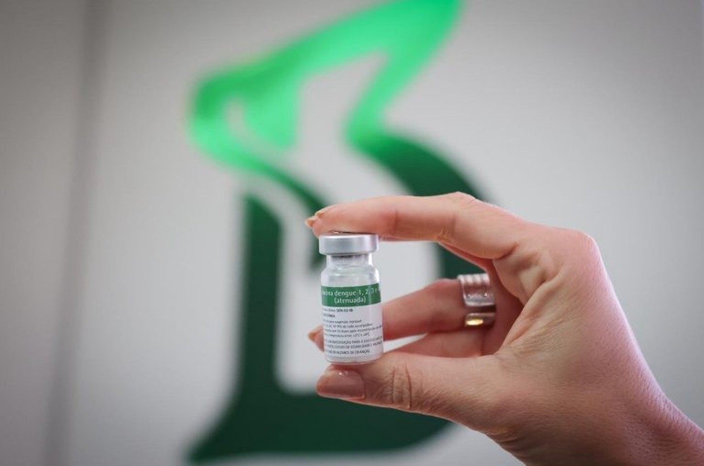 Anvisa aprova vacina brasileira de dose única contra dengue