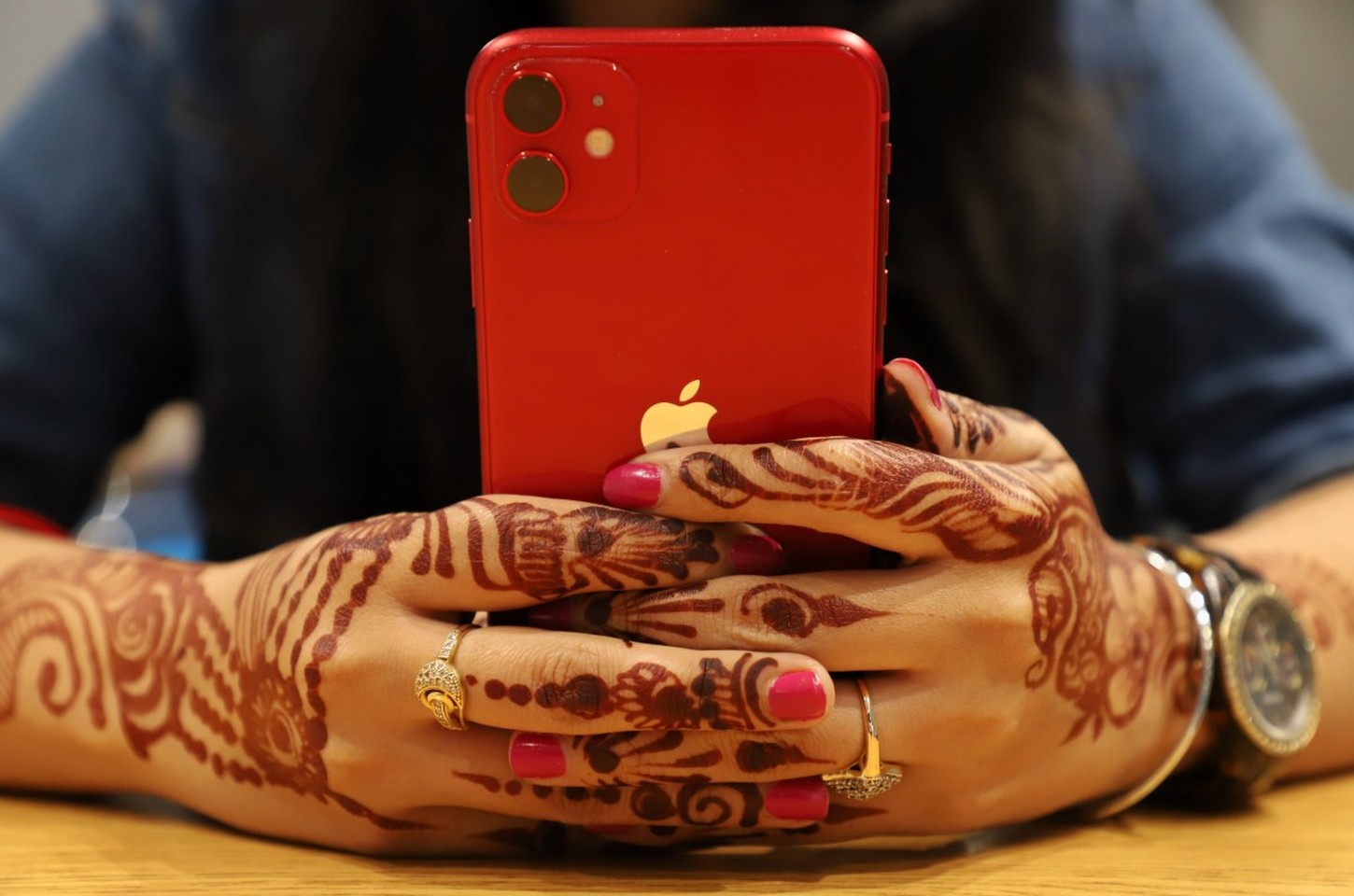 Apple atinge 25% da produção de iPhones na Índia em estratégia pós-China