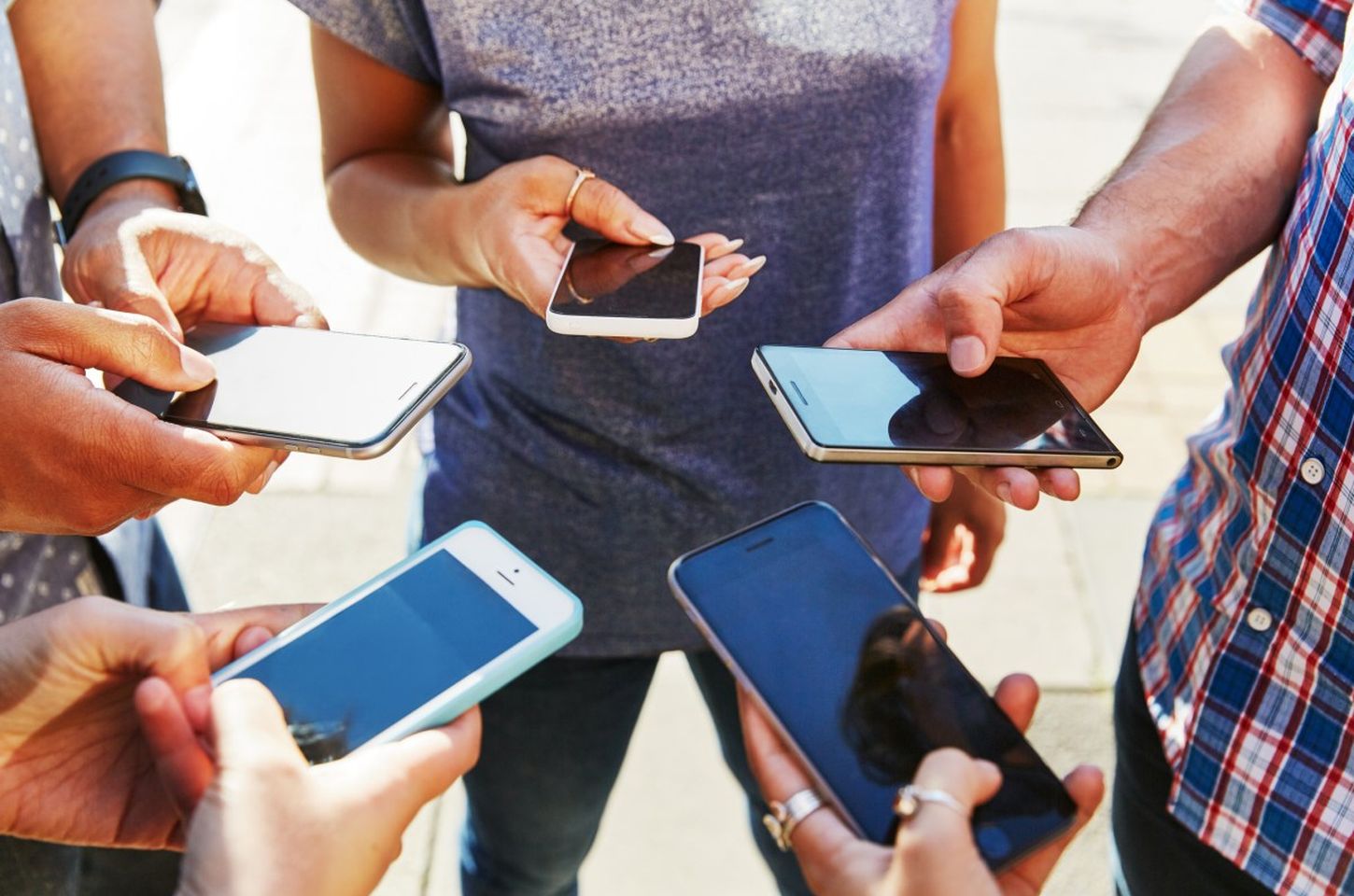 Apps de amizade: a nova fronteira digital contra a solidão