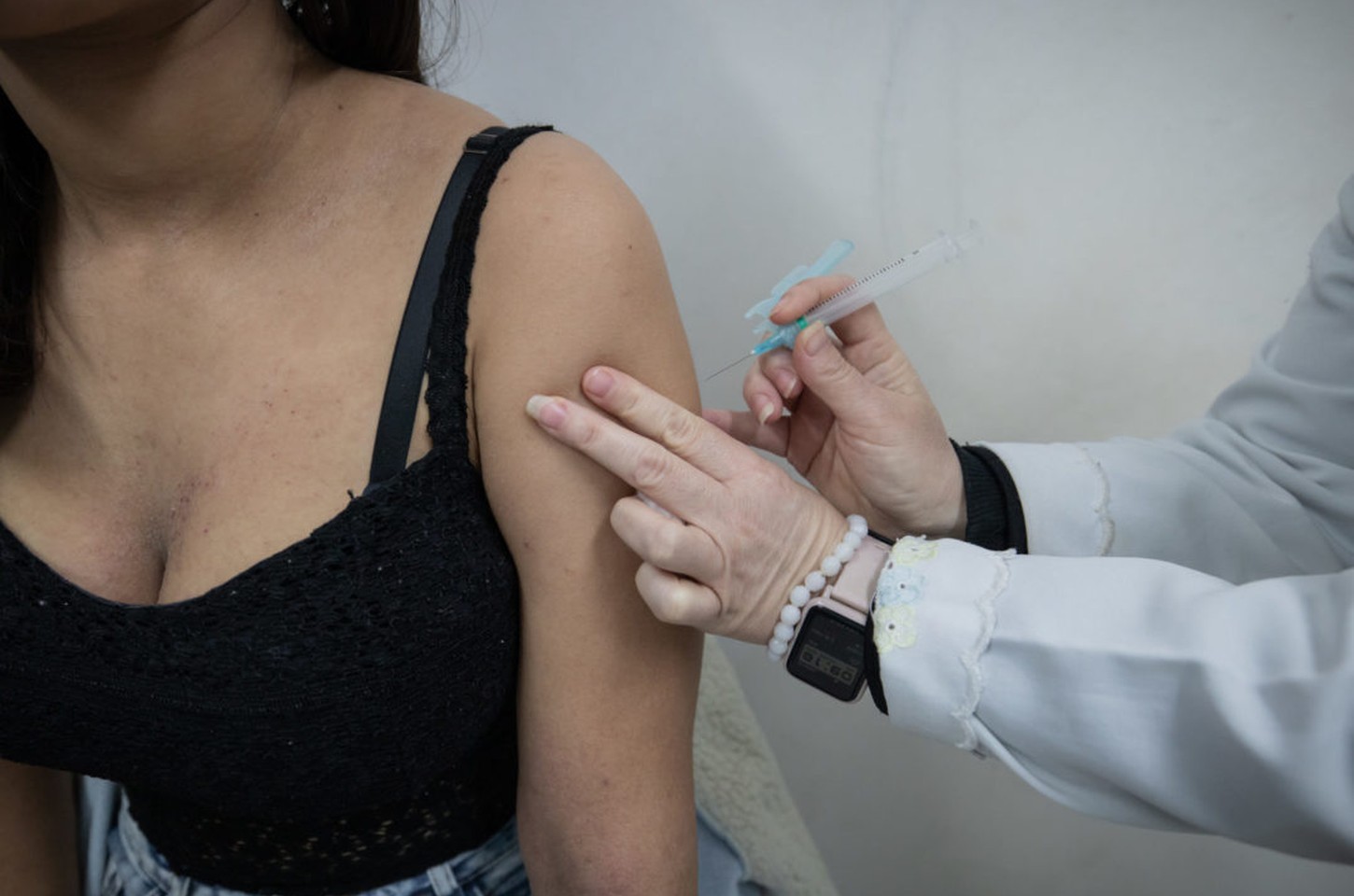 Apucarana adere ao Março Lilás e intensifica vacinação contra HPV