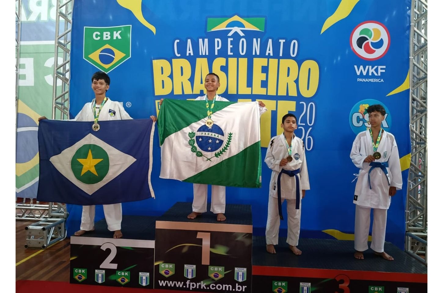 Apucarana brilha no Campeonato Brasileiro de Karatê com título e vice-campeonato