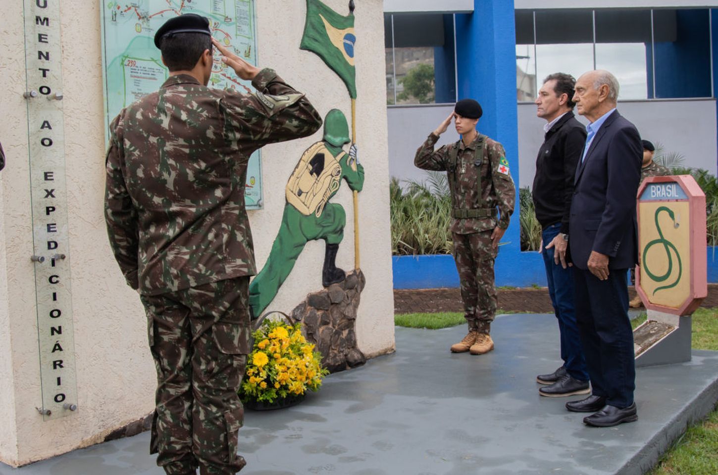 Apucarana celebra 81 anos do fim da Segunda Guerra e forma 232 soldados