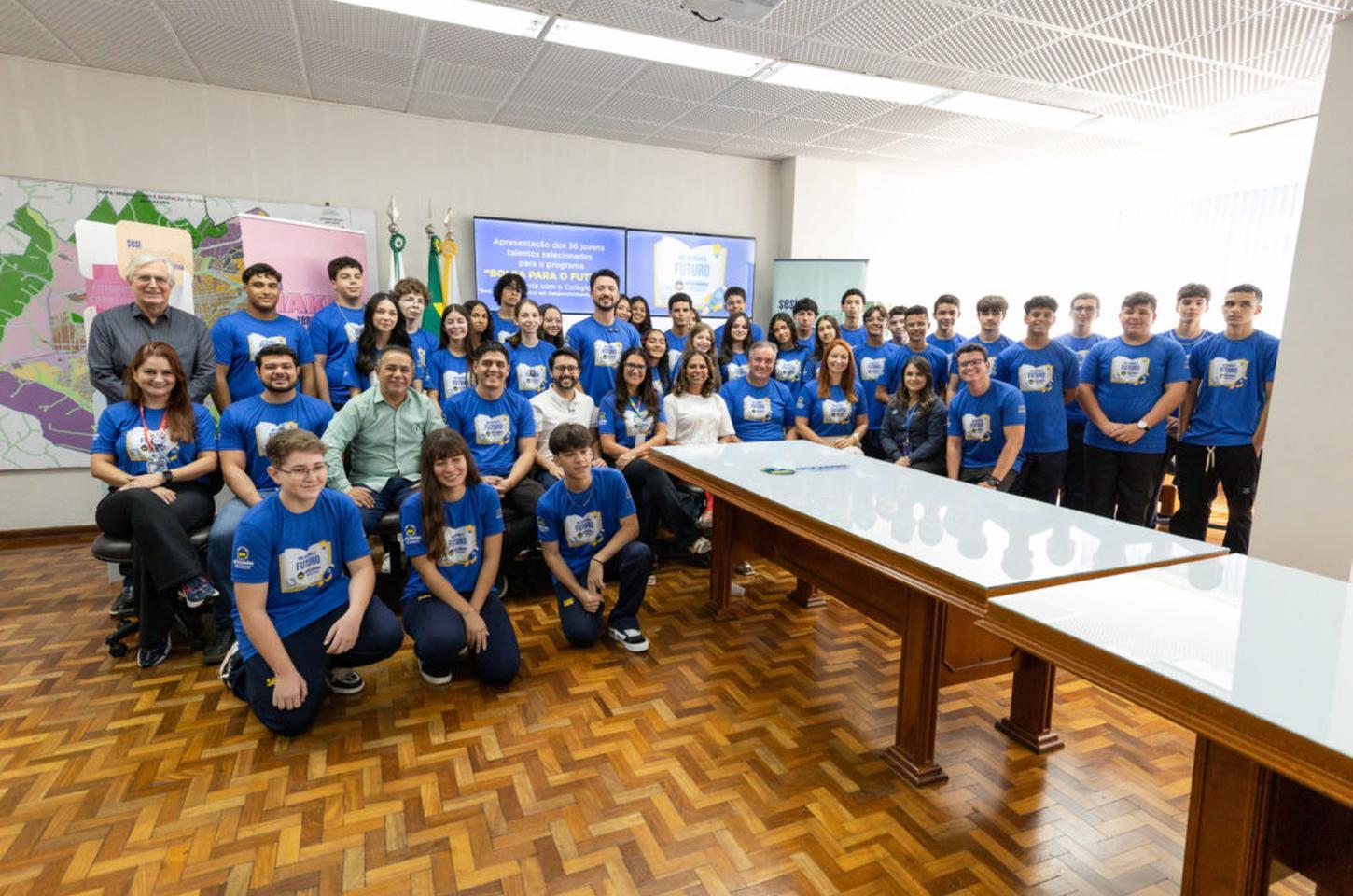 Apucarana investe R$ 930 mil em bolsas para Ensino Médio Técnico em Desenvolvimento de Sistemas