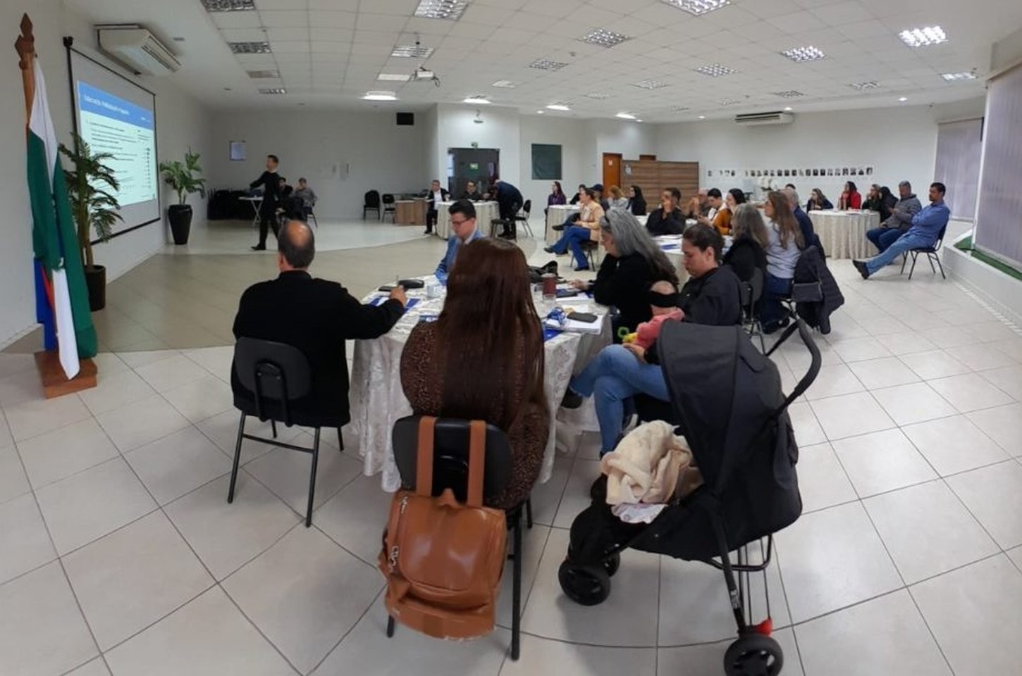 Apucarana participa de formação do Paraná Produtivo em Ivaiporã