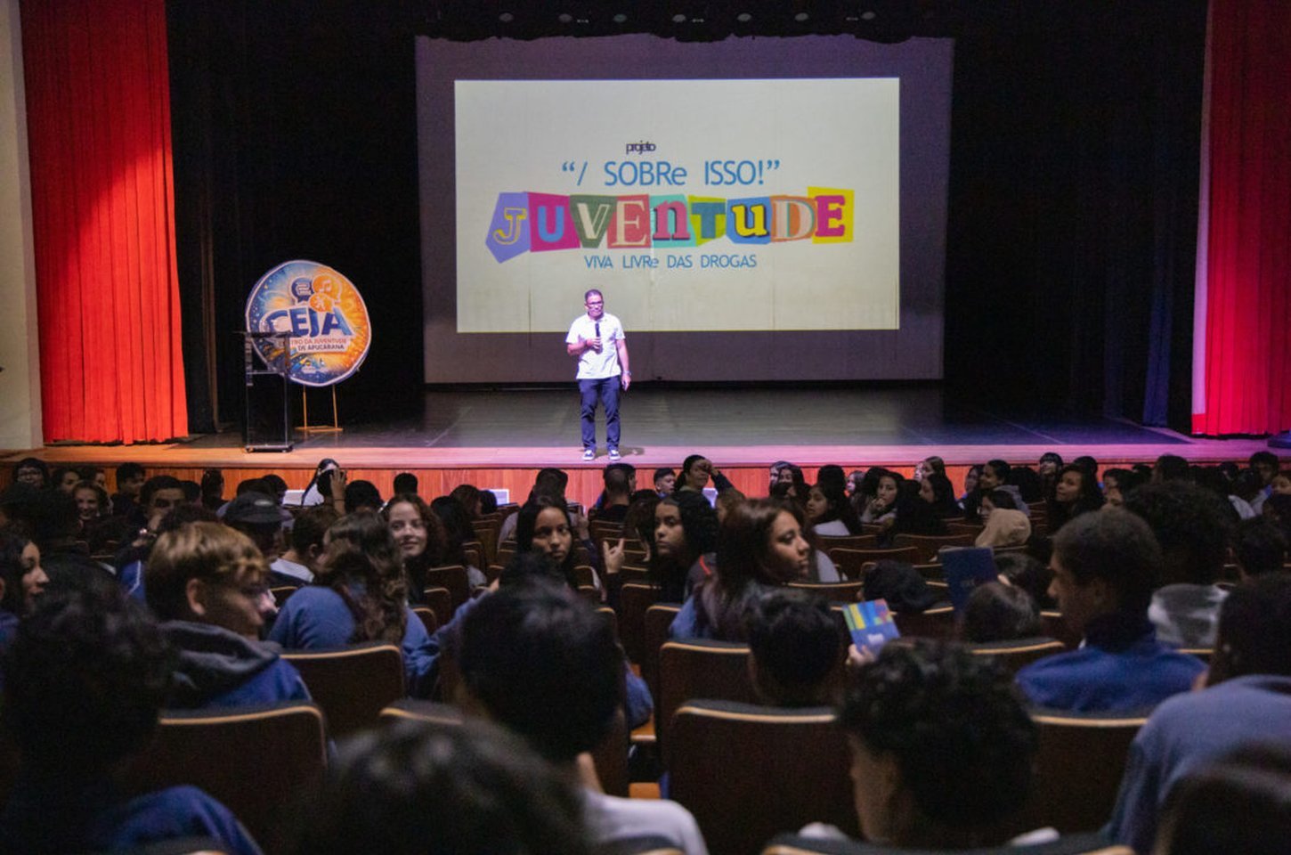 Apucarana promove ação de conscientização sobre drogas para centenas de jovens