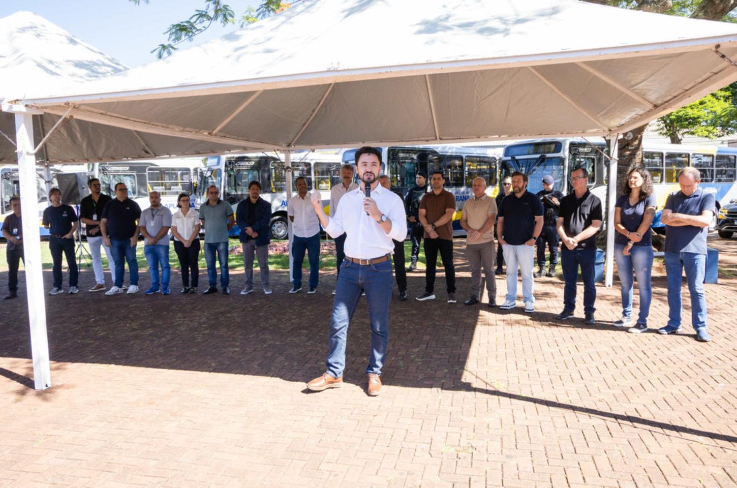 Apucarana renova 50% da frota de ônibus com 22 veículos zero km e Wi-Fi gratuito