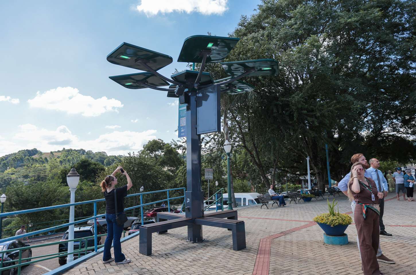 Araucária digital leva tecnologia e segurança a espaços públicos do Paraná
