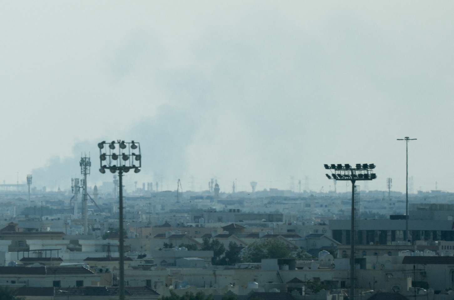 Ataque a escola no Irã deixa dezenas de crianças mortas e feridas