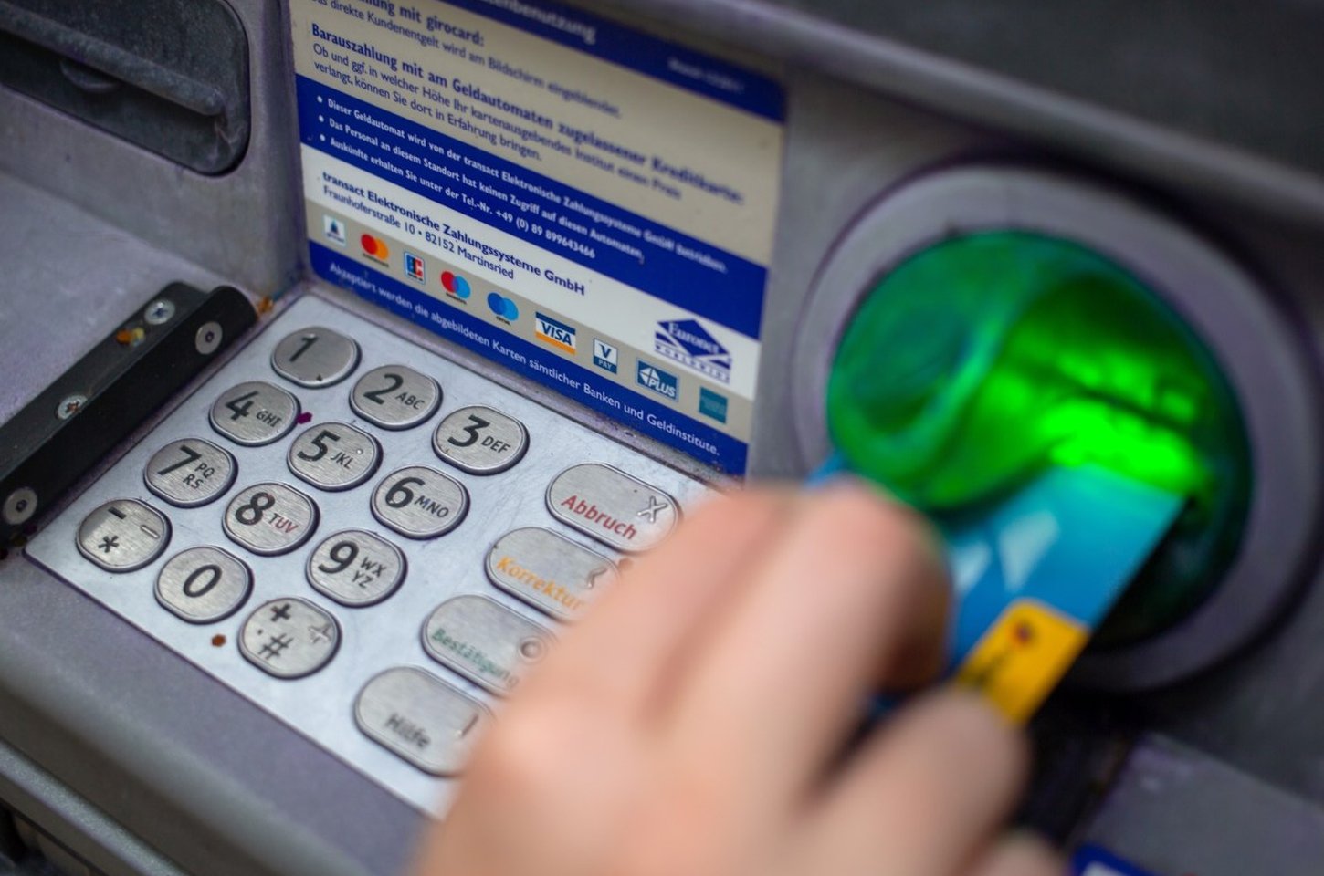 Ataques a Caixas Eletrônicos Disparam: FBI Alerta sobre Malware Ploutus