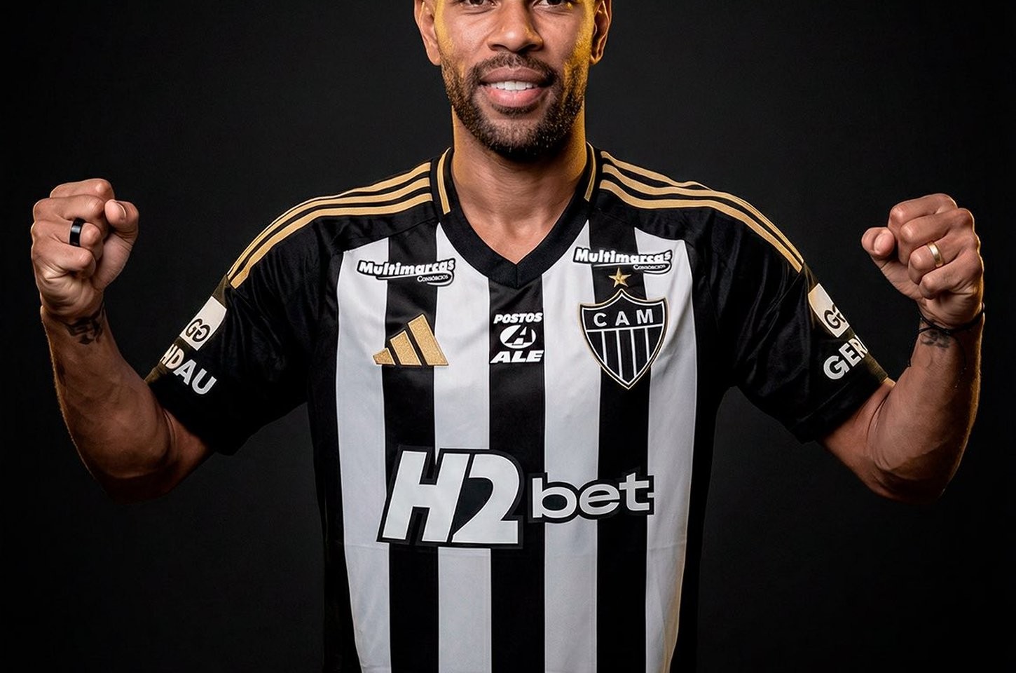 Atlético-MG anuncia a contratação do lateral-esquerdo Renan Lodi