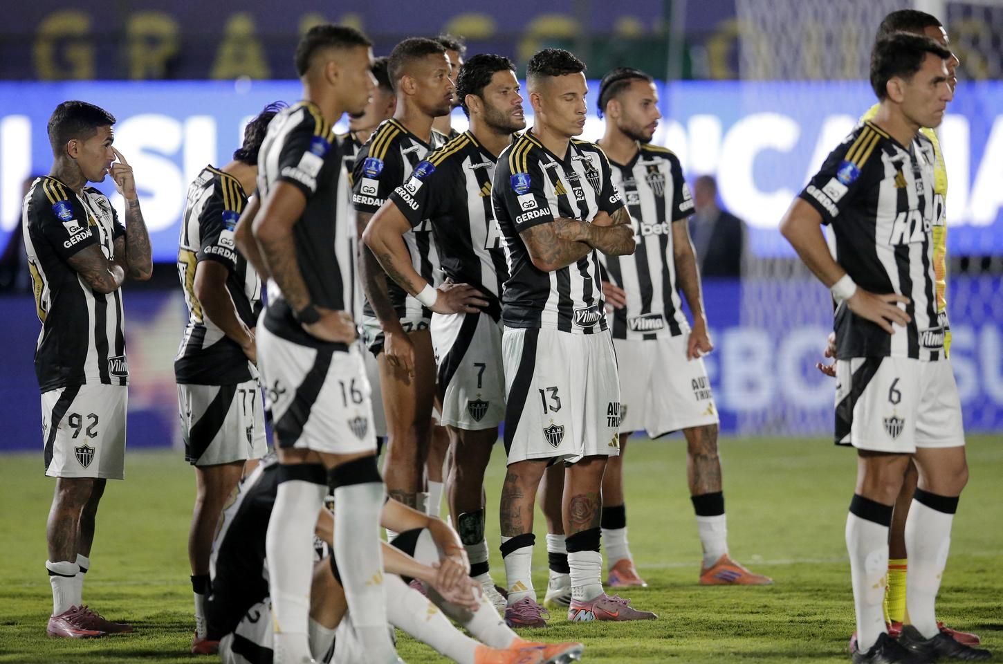 Atlético-MG perde título da Sul-Americana para Lanús nos pênaltis