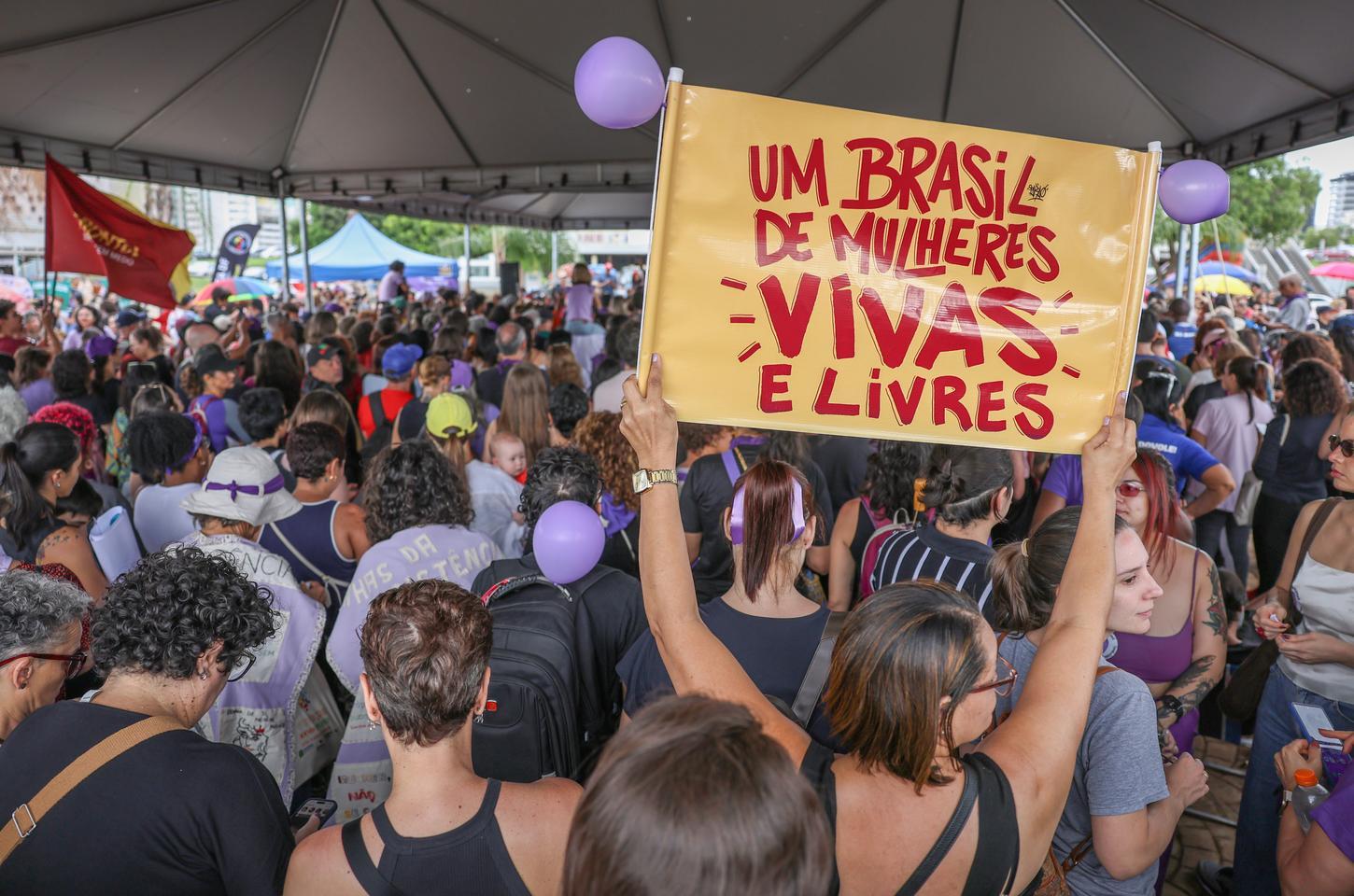 Autonomia financeira é prioridade para mulheres, aponta pesquisa