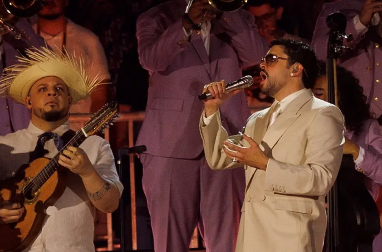 Bad Bunny homenageia Willie Colón em show de São Paulo