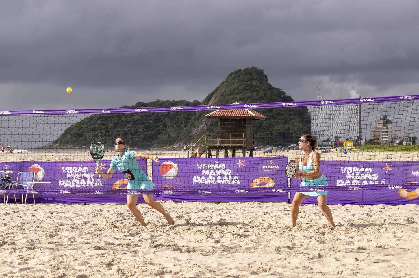 Beach tennis movimenta Caiobá com torneio oficial da FPT