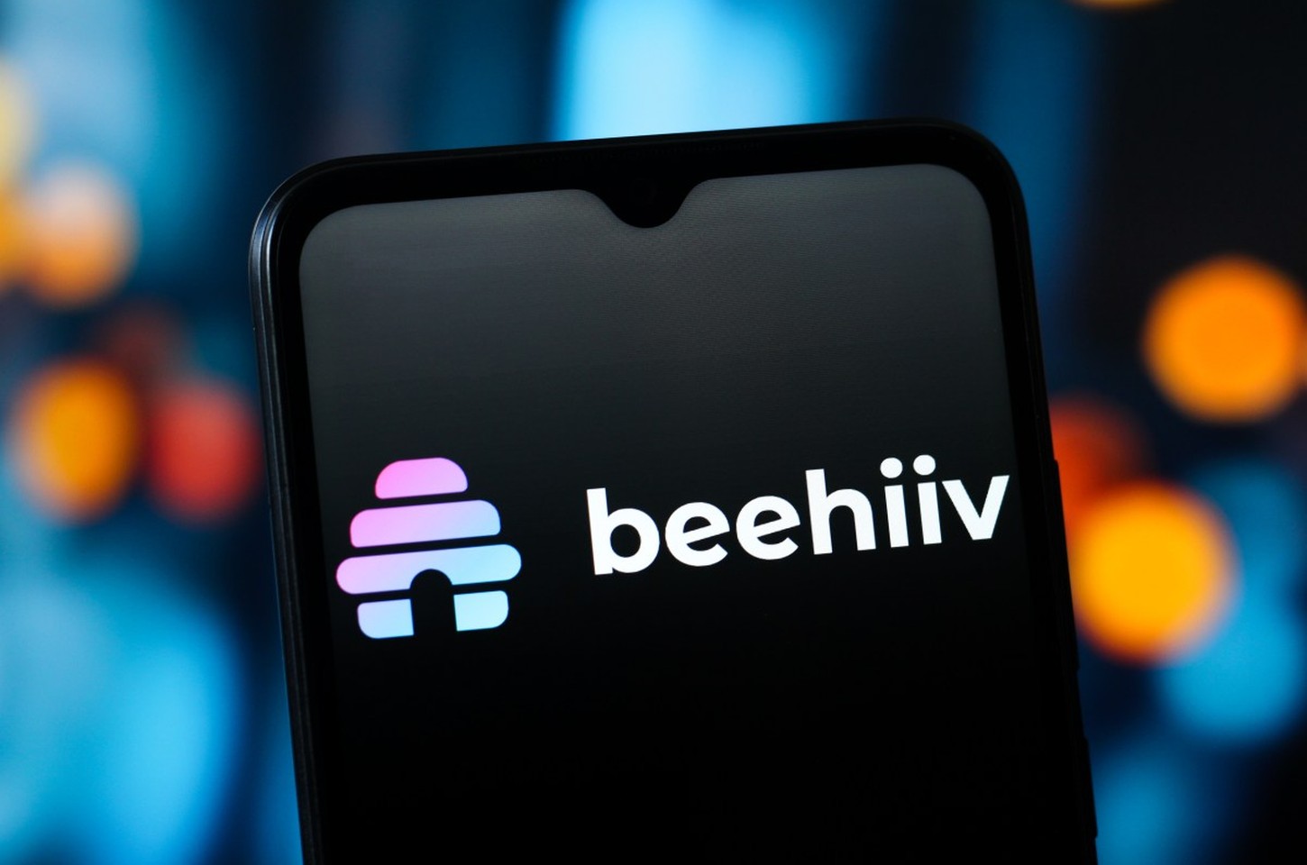 Beehiiv entra na guerra dos podcasts e desafia Substack e Patreon