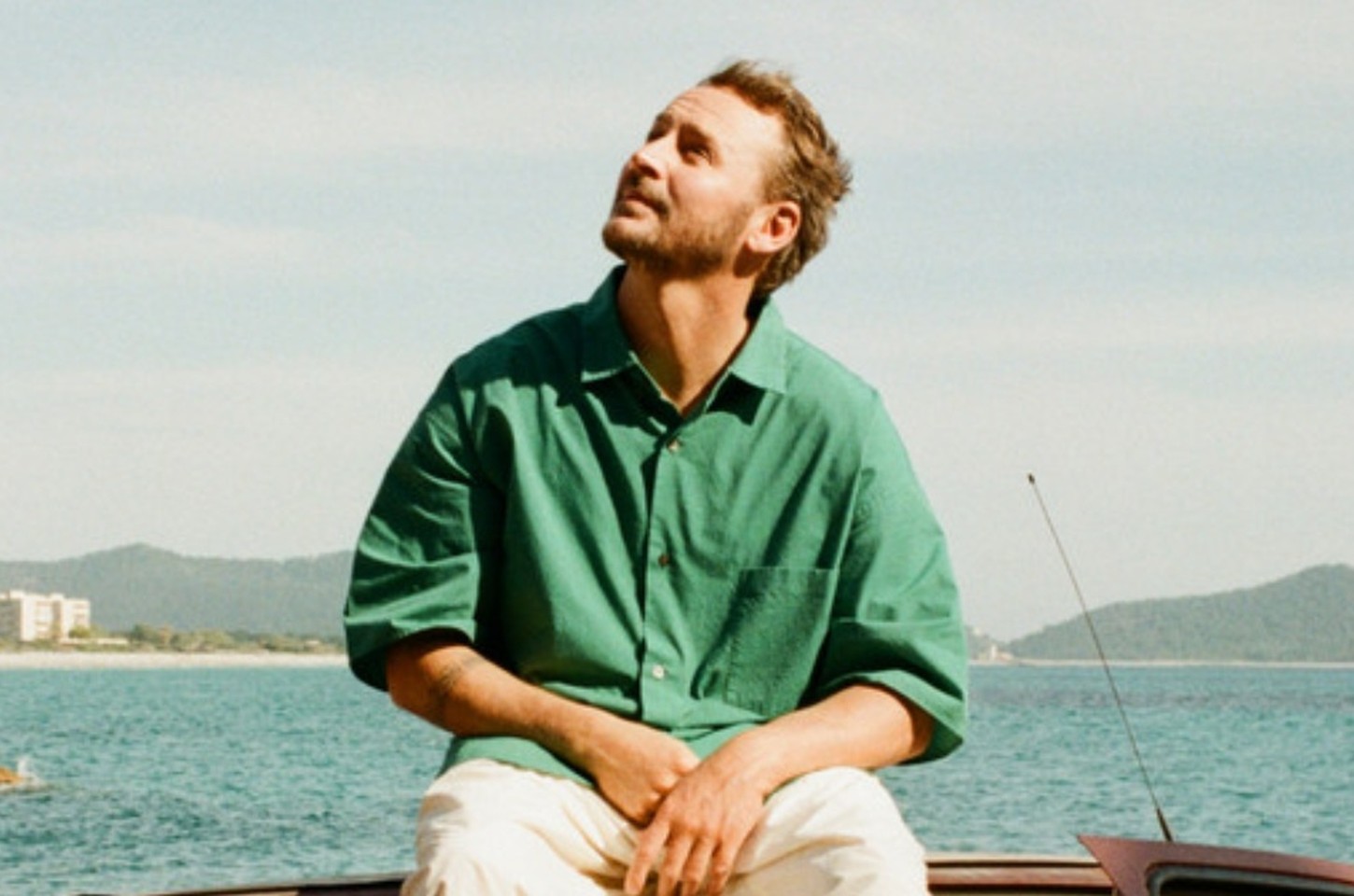 Ben Howard anuncia primeiro show no Brasil em setembro de 2026