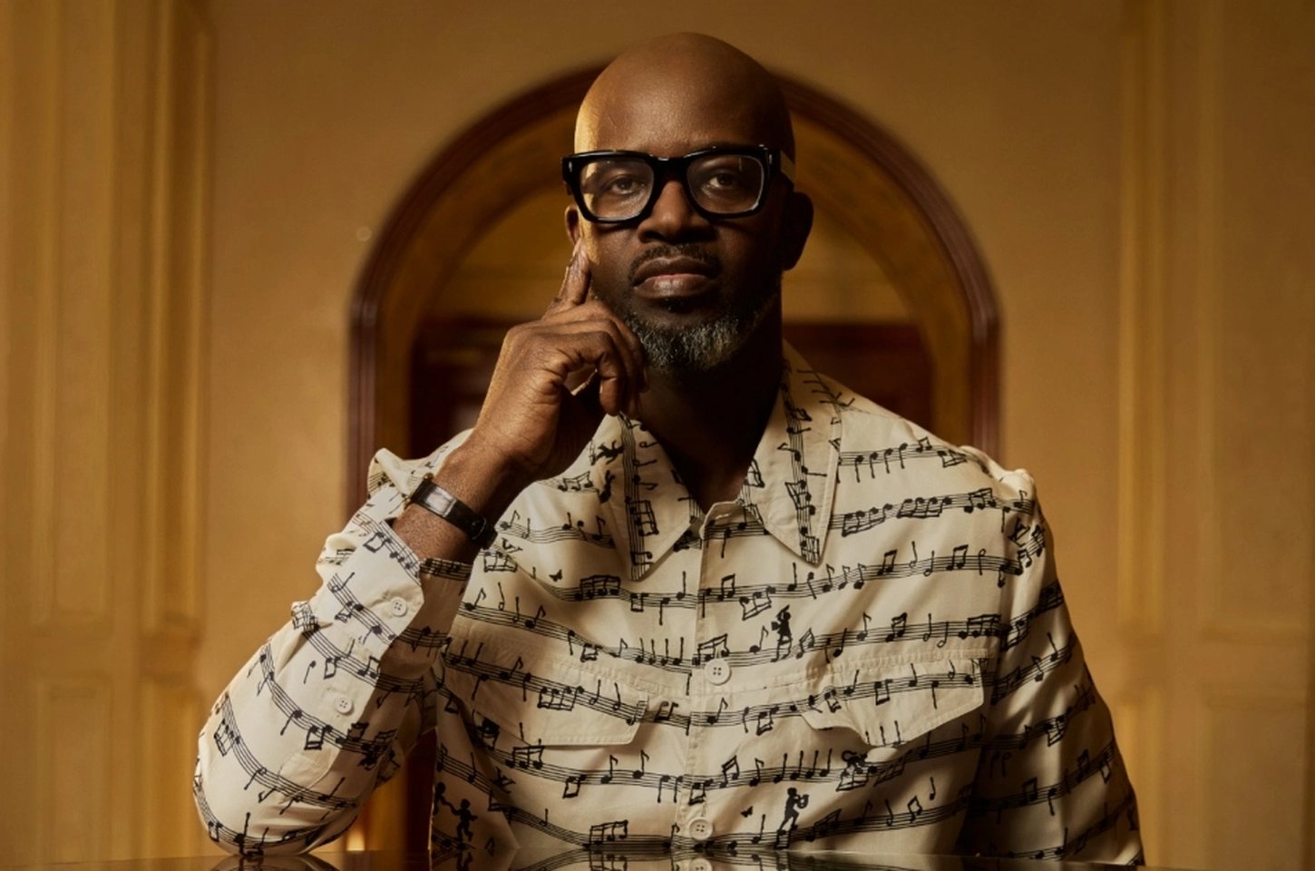 Billboard lança plataforma dedicada à música africana com Black Coffee na capa
