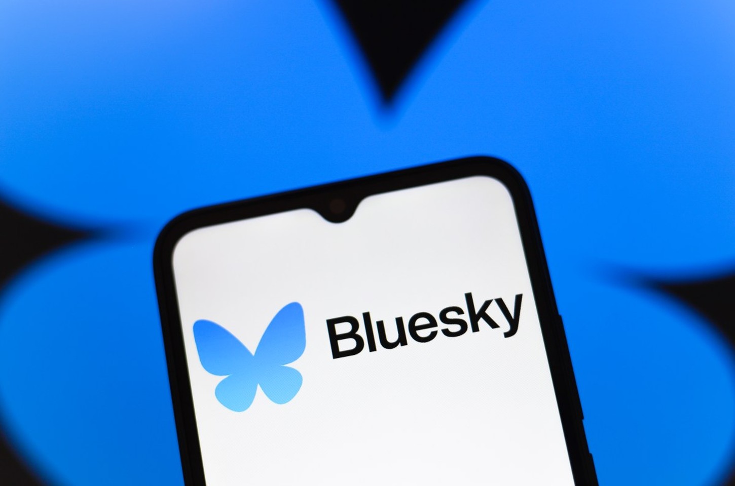 Bluesky lança Attie: IA que cria feeds personalizados com linguagem natural