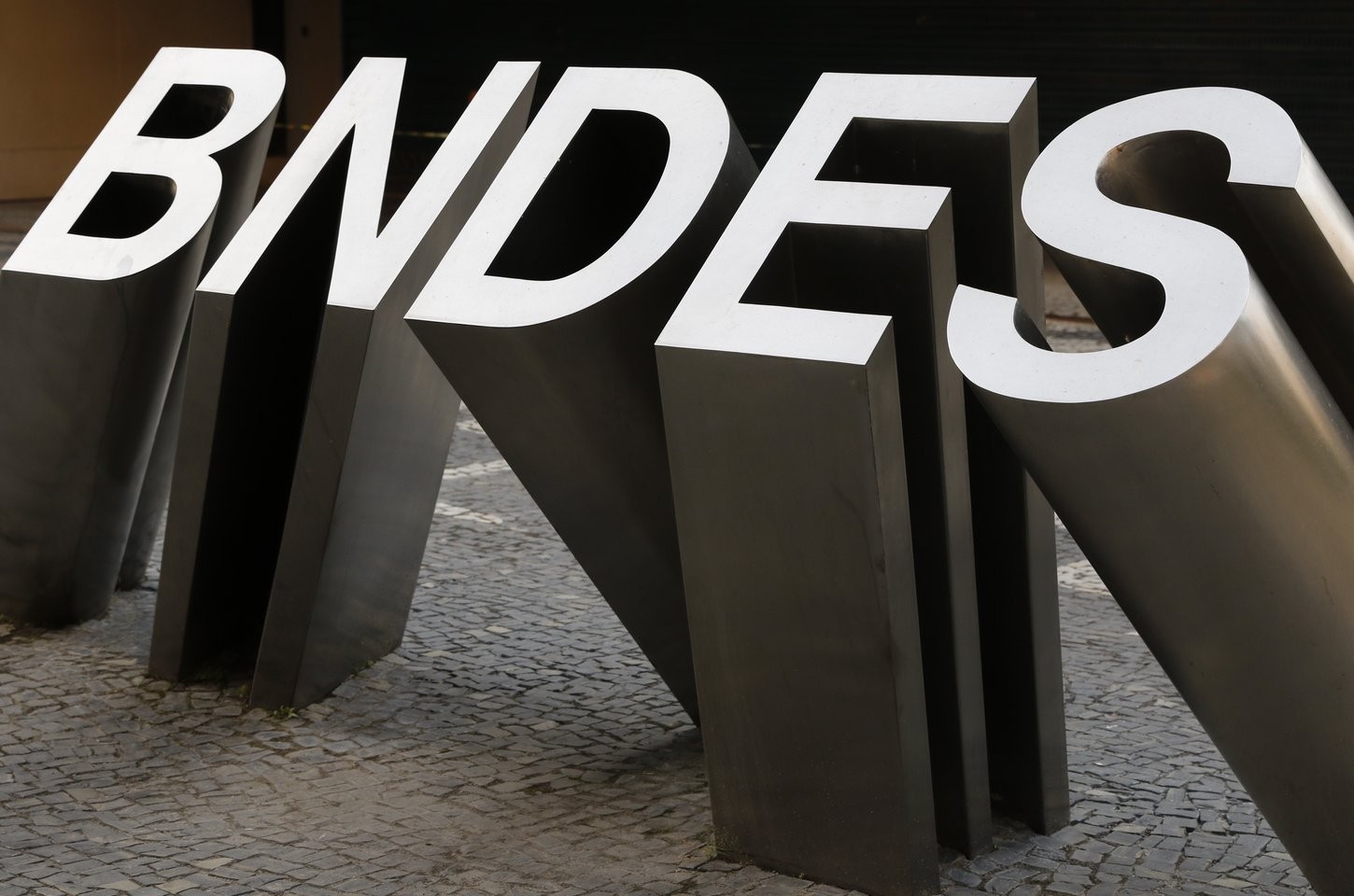 BNDES aprovou R$ 230 bilhões em crédito até setembro, com alta de 39%