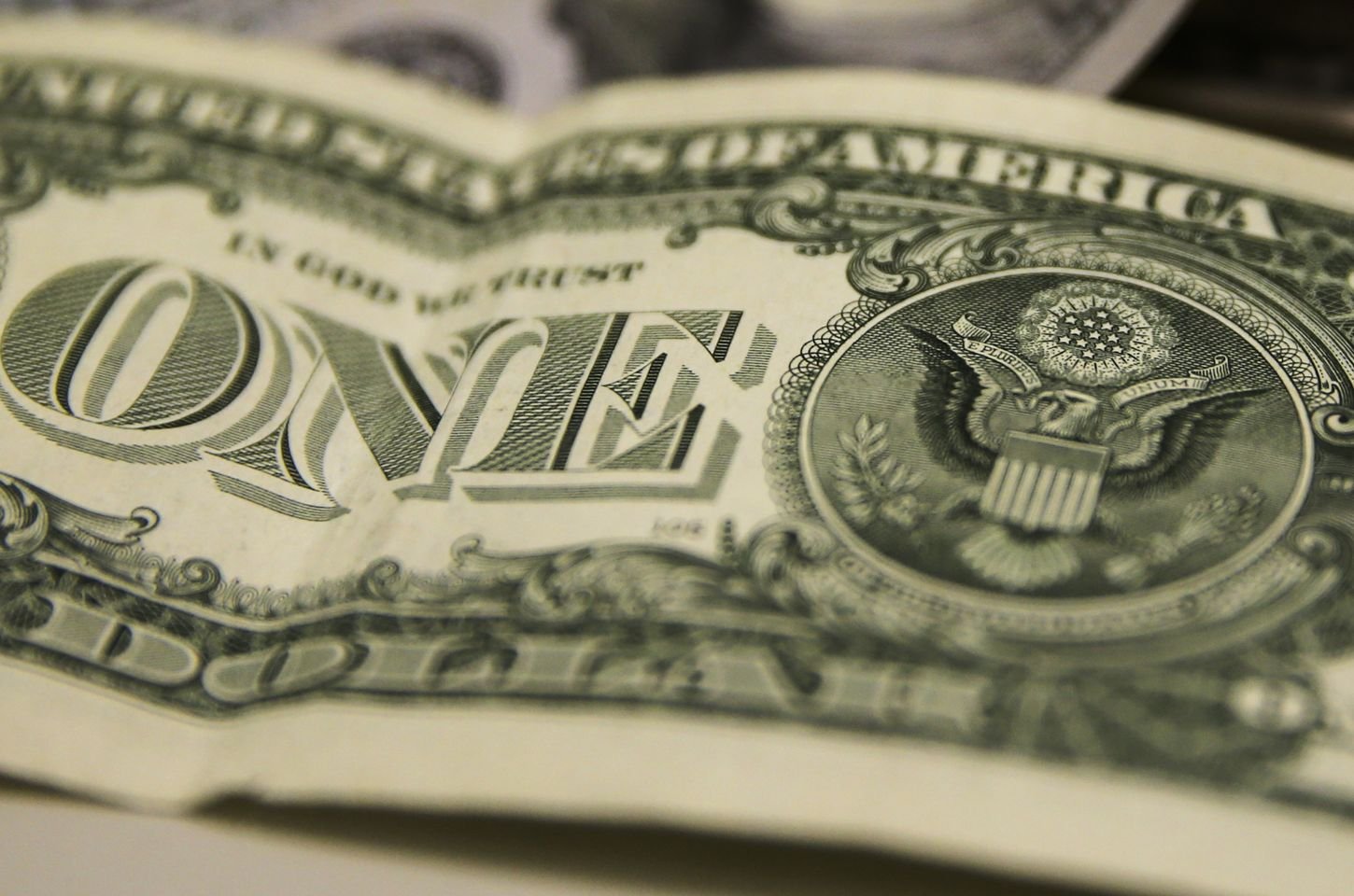 Bolsa bate 13º recorde do ano e dólar atinge menor valor em 20 meses