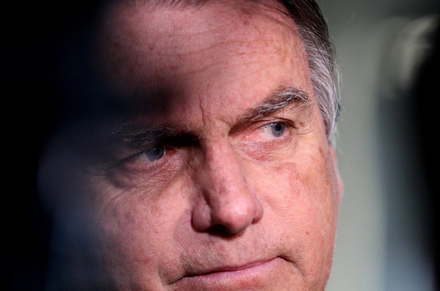 Bolsonaro tem crise de soluços e recebe atendimento médico na PF