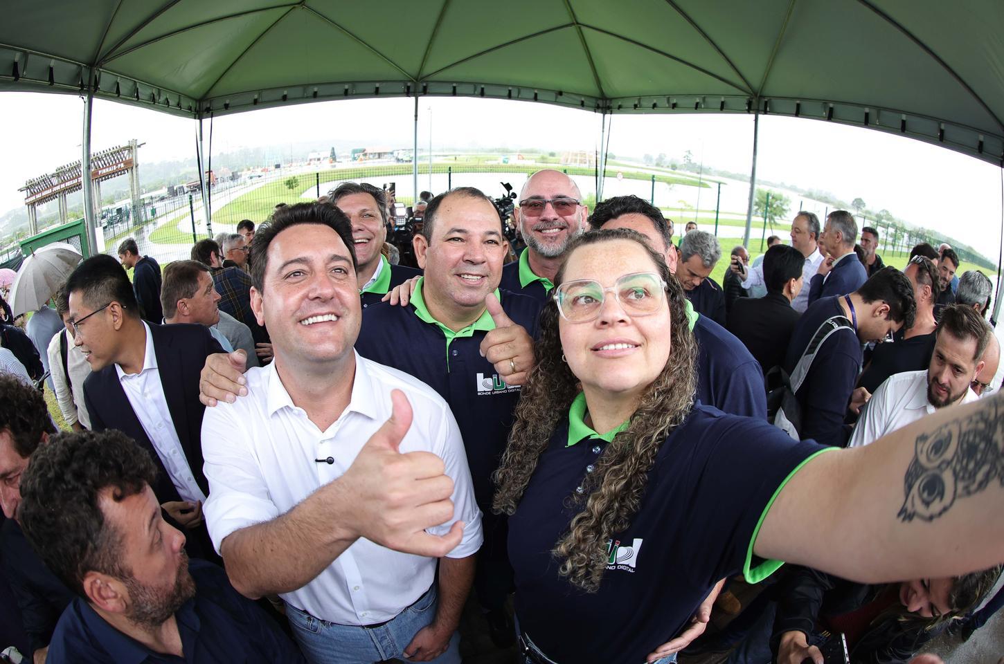 Bonde urbano digital estreia no Paraná com tecnologia inédita na América do Sul