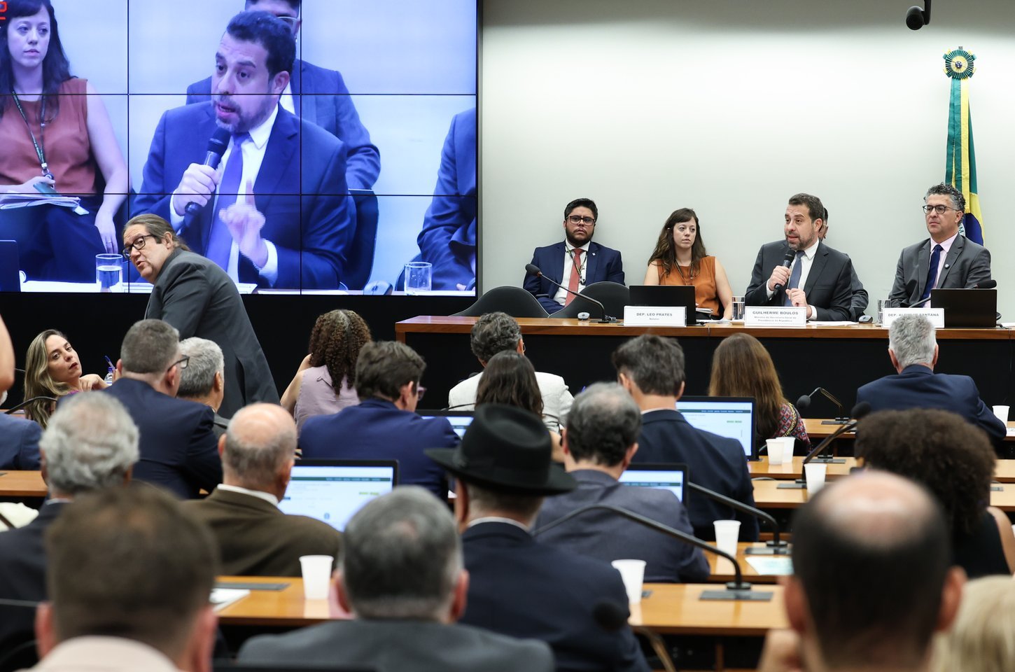 Boulos critica compensação a empresas para fim da escala 6x1: 'é bolsa patrão'