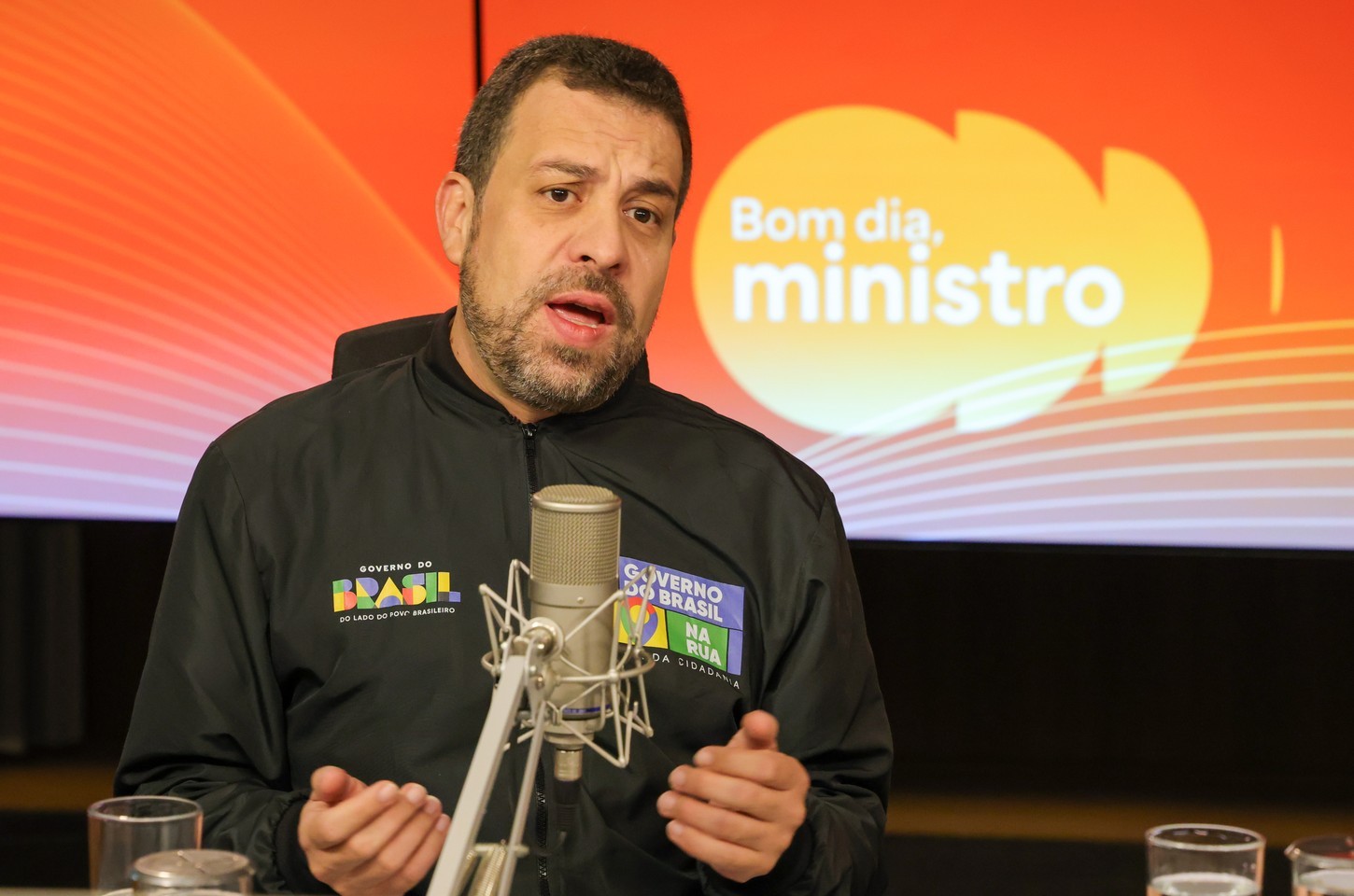 Boulos critica juros altos e diz que educação financeira não resolve endividamento