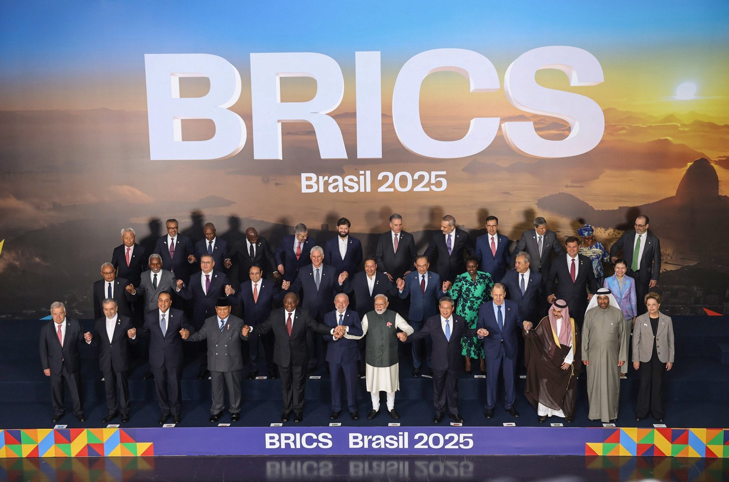 Brasil adota cautela em meio a ataques ao Irã e negociações com EUA