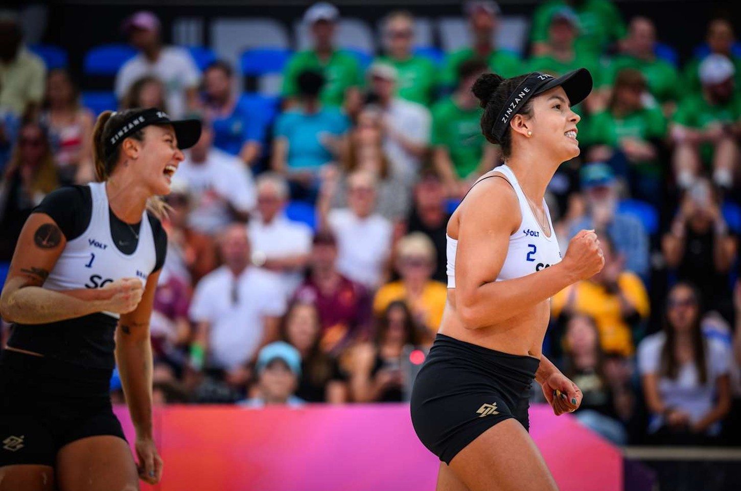 Brasil avança com duas duplas às semifinais do Mundial de vôlei de praia