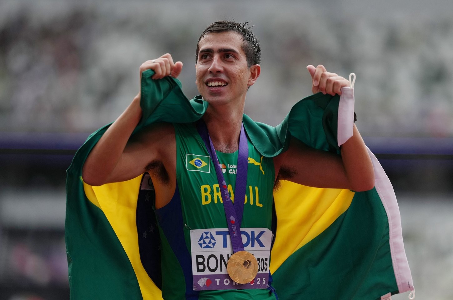 Brasil brilha em mundiais de 2025 com ouro, prata e bronze