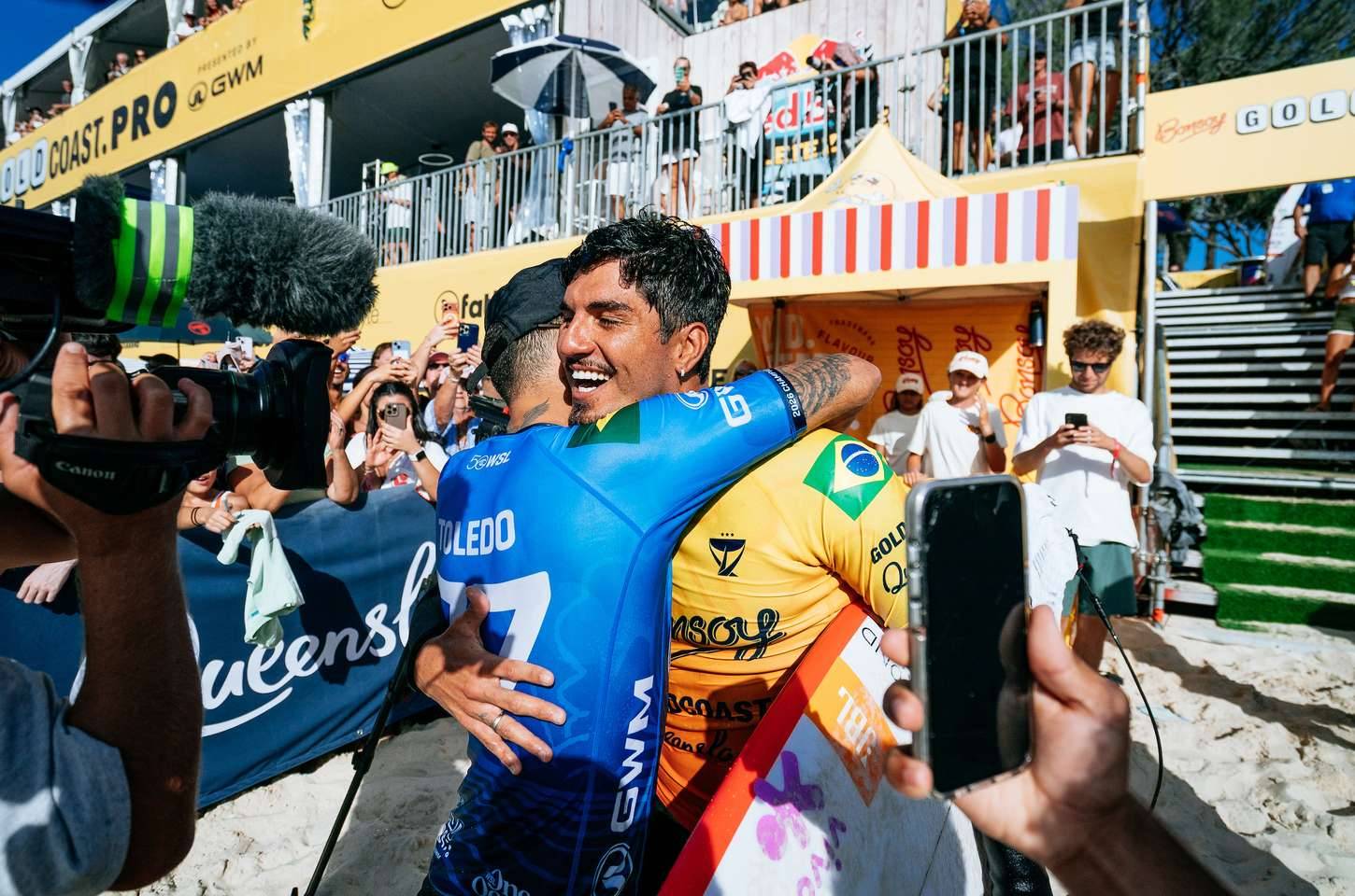 Brasil brilha em Raglan: Medina, Filipinho e Alejo avançam às oitavas