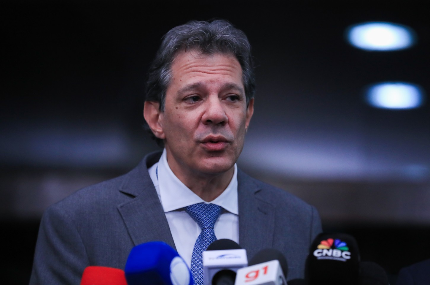 Brasil e EUA negociam canal direto para rastrear armas e combater crime