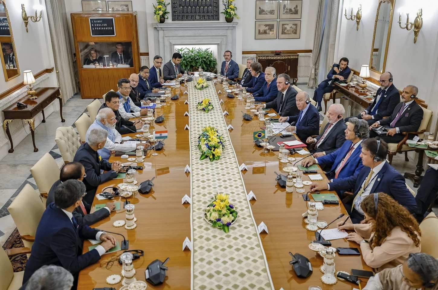Brasil e Índia firmam oito acordos em visita de Lula
