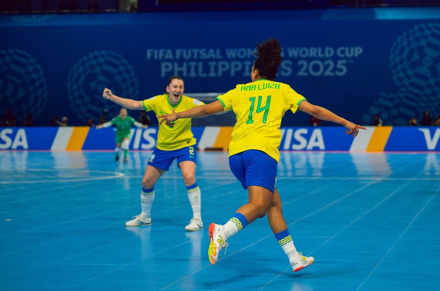Brasil estreia com goleada no primeiro Mundial de futsal feminino