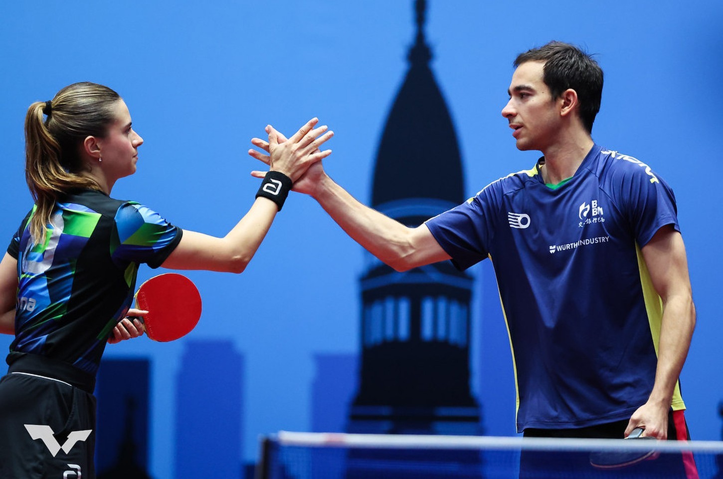 Brasil estreia com vitórias no Mundial de tênis de mesa em Londres