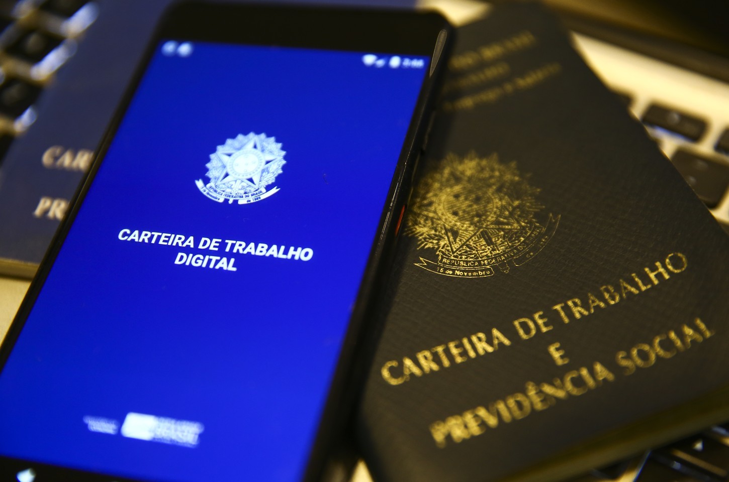 Brasil gera 85 mil empregos formais em outubro, mas ritmo desacelera