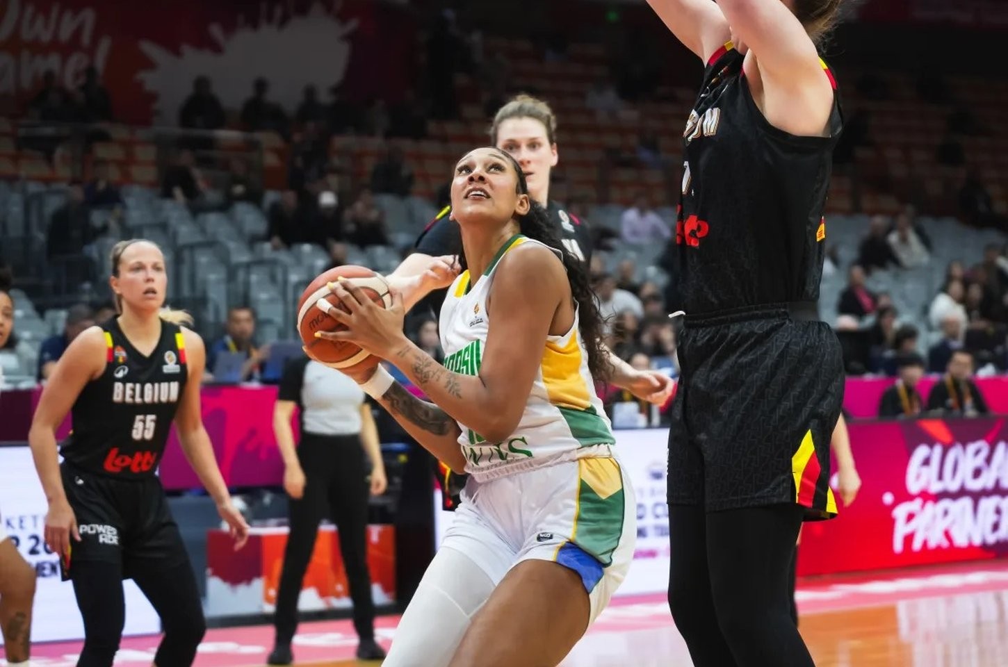 Brasil perde para Bélgica na estreia do Pré-Mundial de basquete feminino
